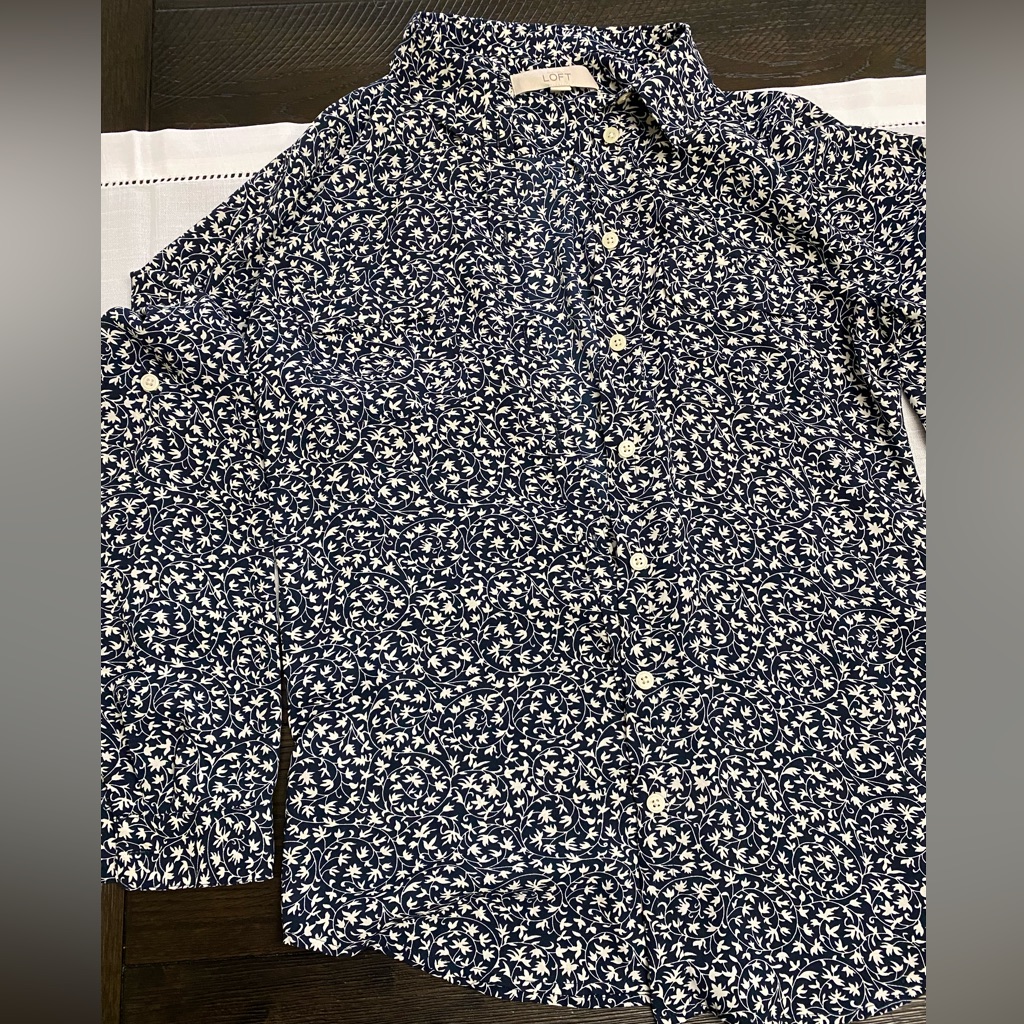 Size Medium Loft Button Up.
